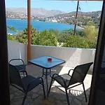 Akrogiali & *