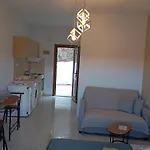 Akrogiali & شقة *