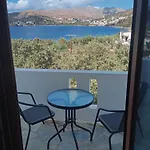 شقة Akrogiali & *