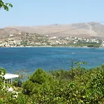 Akrogiali & شقة
