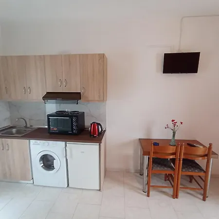 Akrogiali & Апартаменты Drymonas