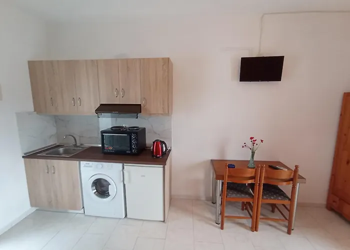 Akrogiali & Апартаменты Drymonas