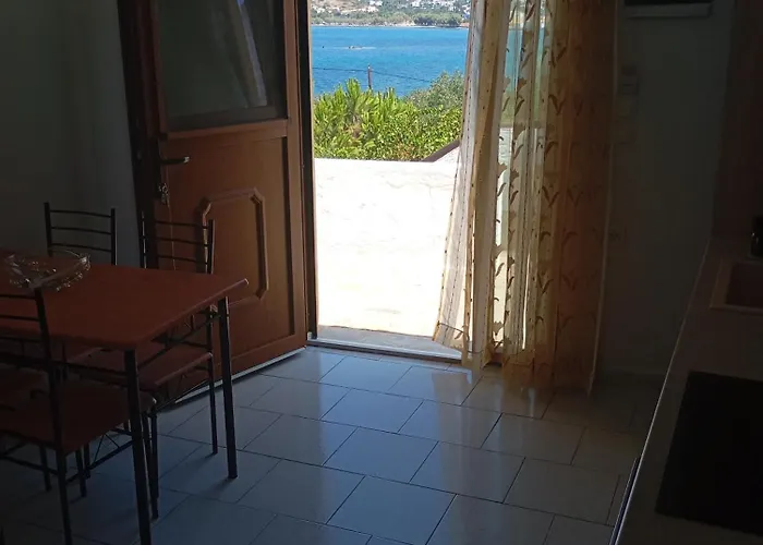 Апартаменты Akrogiali & Drymonas