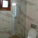 Akrogiali & *