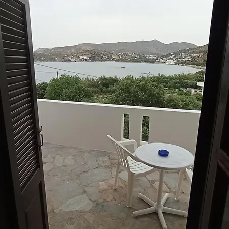 Akrogiali & شقة *