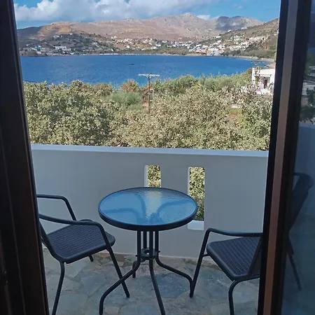 Apartmán Akrogiali & *