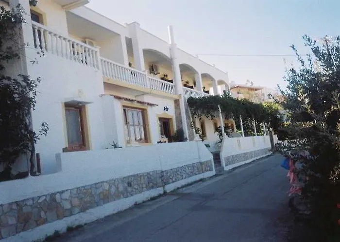 Akrogiali & شقة *