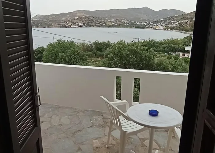 Akrogiali & شقة *