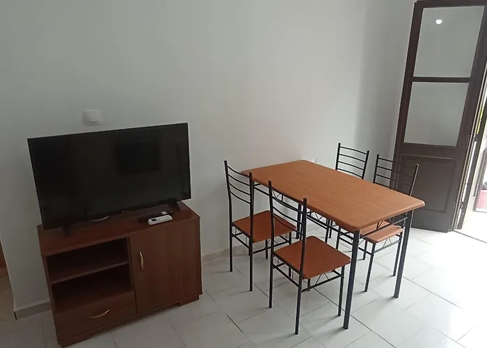 Akrogiali & شقة *