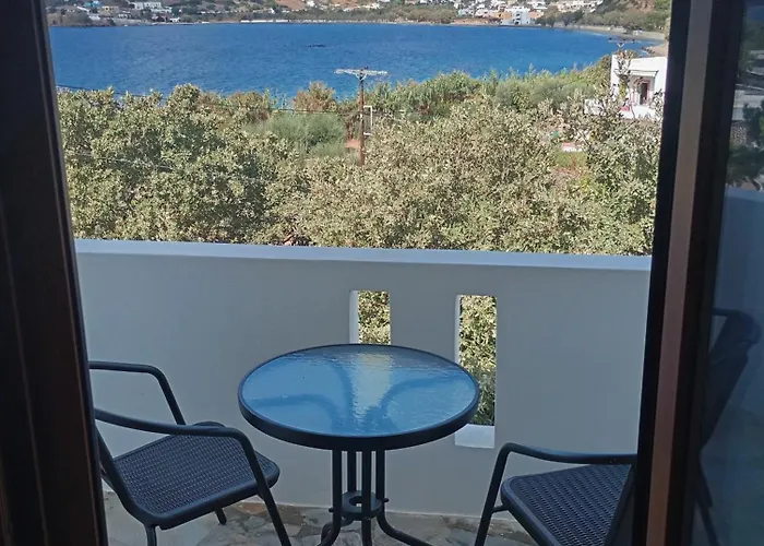 شقة Akrogiali & *